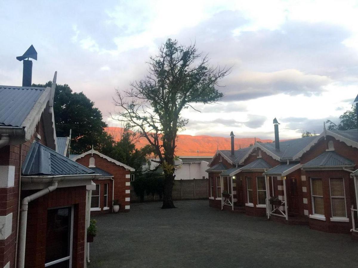 Tom'S Place Guest House Harrismith Exterior photo